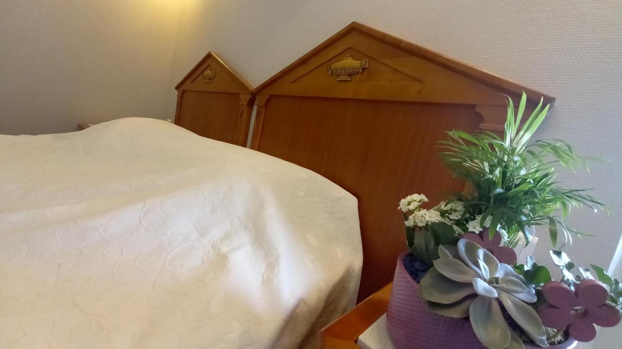 Logis Hotel & Restaurant Du Chemin Des Dames Corbeny Ngoại thất bức ảnh
