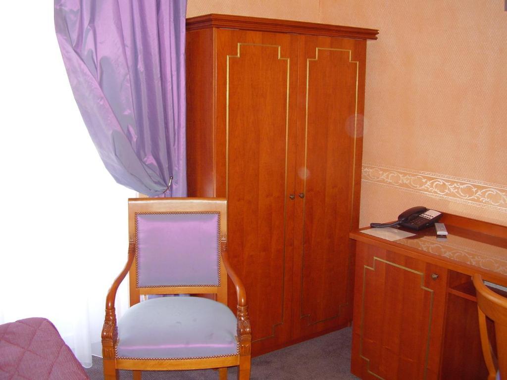 Logis Hotel & Restaurant Du Chemin Des Dames Corbeny Phòng bức ảnh